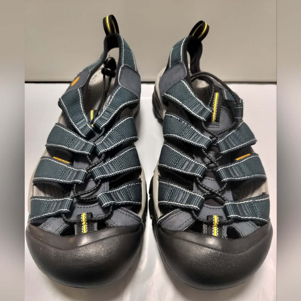 Keen Black and Cream Footwear